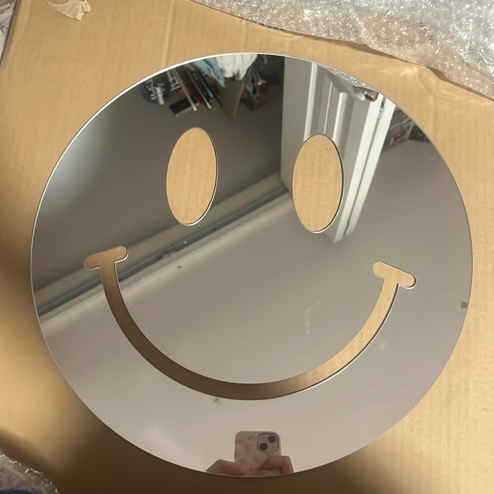 Smile face mirror